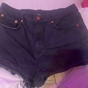 Color:black